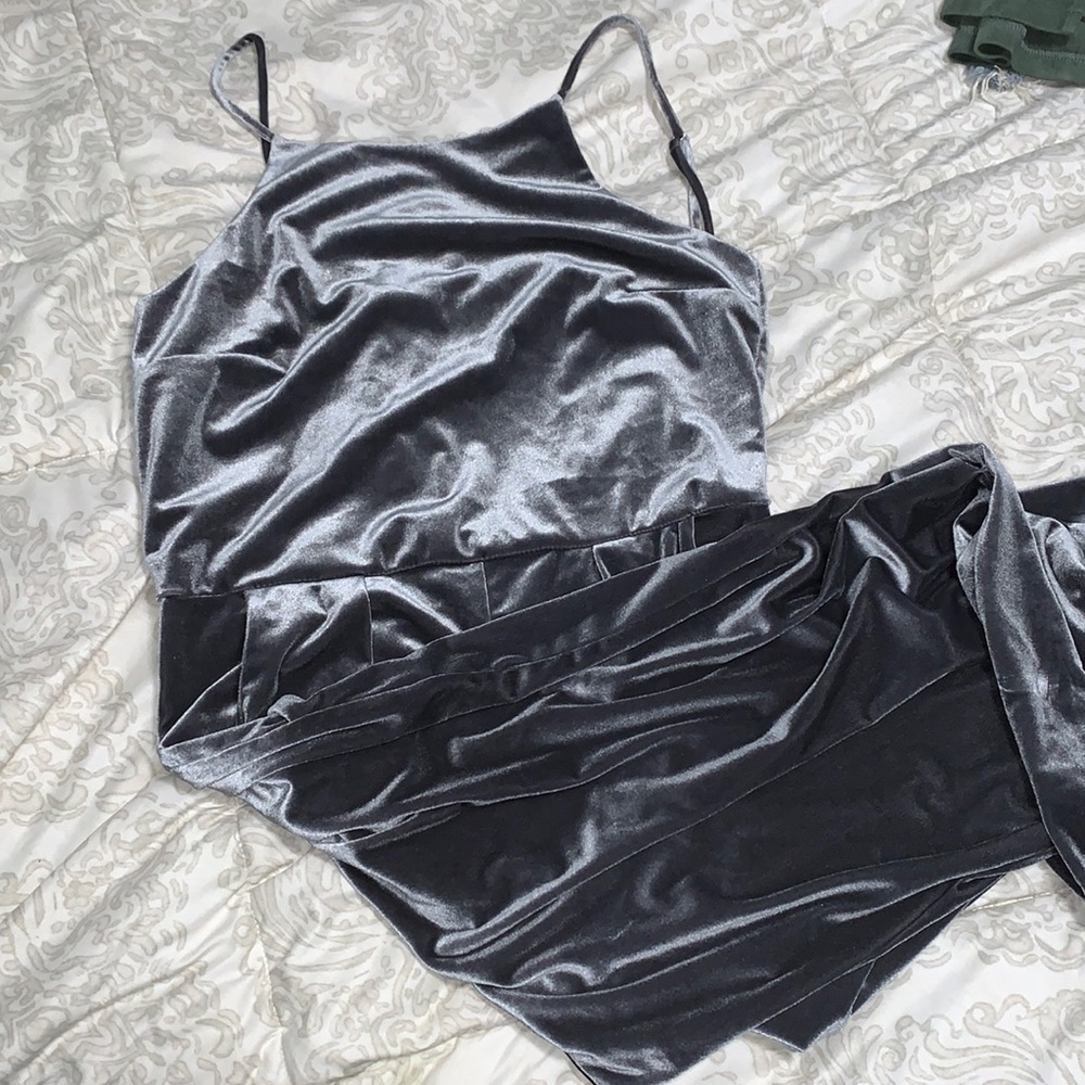 Green Metallic Jumpsuit w/pockets!!!  Great for Christmas Size XL (fits L to XL)